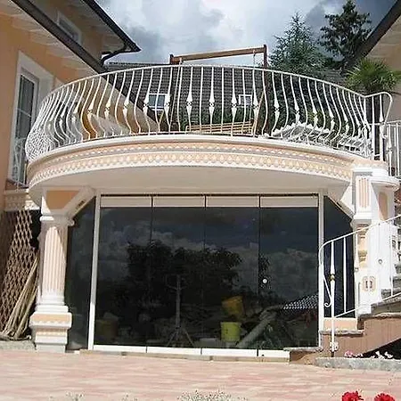 Eifelpalace V